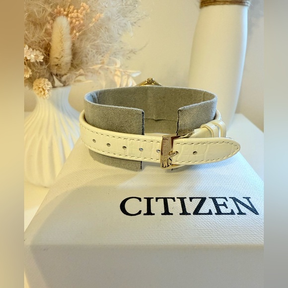 Citizen Eco Drive Ladies Watch - Picture 3 of 5